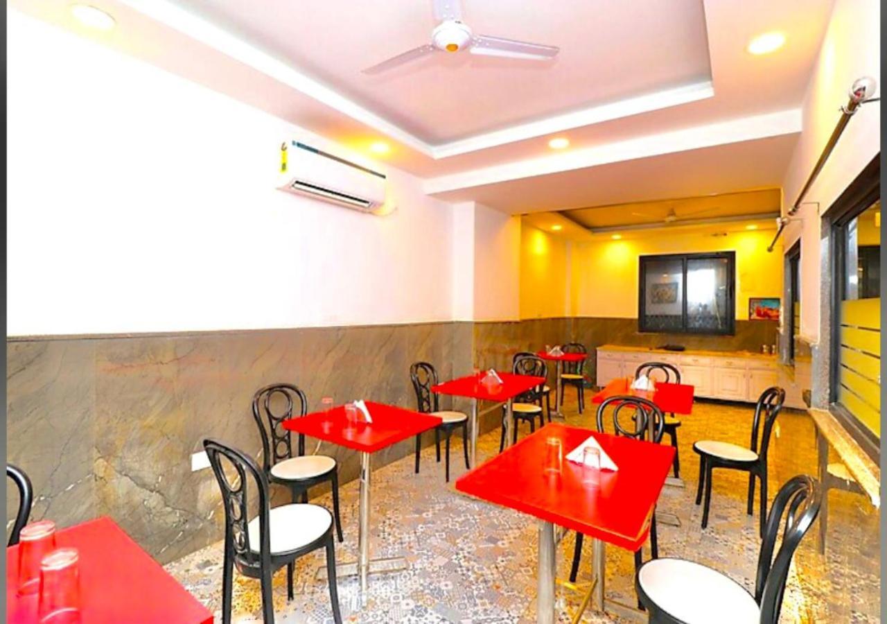 Hotel The Glory Near Delhi International Airport Új-Delhi Kültér fotó
