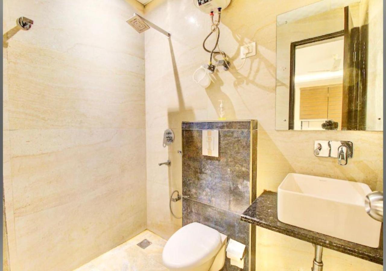 Hotel The Glory Near Delhi International Airport Új-Delhi Kültér fotó